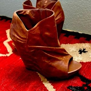 Carlos Santana  zip wedge shoes, sz 6, worn a couple of times distressed look